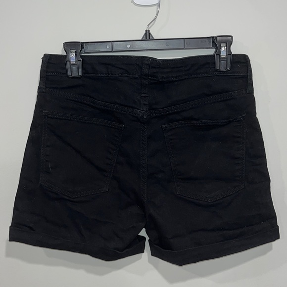 Black High Rise Midi Shorts Universal Thread Women Size 8 - Picture 3 of 3